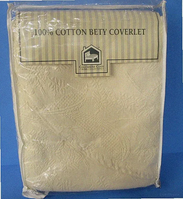 NIP 100% cotton Queen size Bety Coverlet ecru Commonwealth Cody Portugal